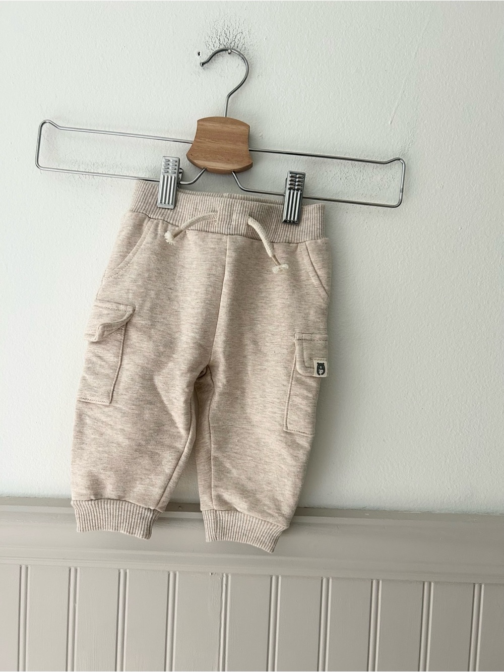 Rabbit + Bear Organic Cotton 3-6 Months Neutral Cream Cargo Jogger Pants